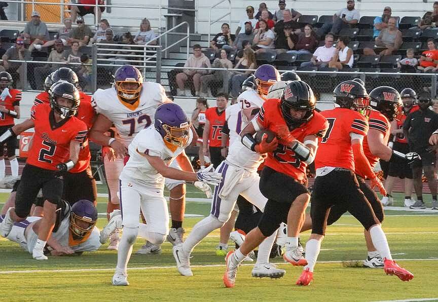 Waldron Bulldogs roll past Lavaca Golden Arrows in scrimmage
