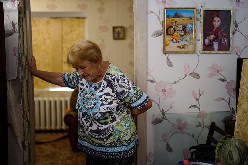 Russian, Ukrainian strikes kill 10 people