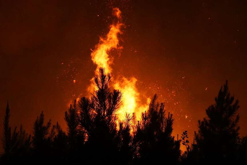 Arkansas National Guard deploys helicopter assistance as wildfire containment efforts continue in Calhoun County