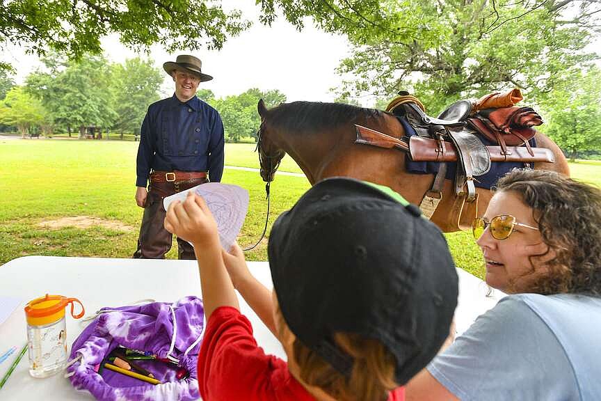 Drop in and draw with a cowboy and horses | Arkansas Democrat Gazette
