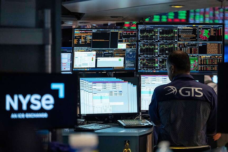 Tech firms’ reports of AI profits lead market higher