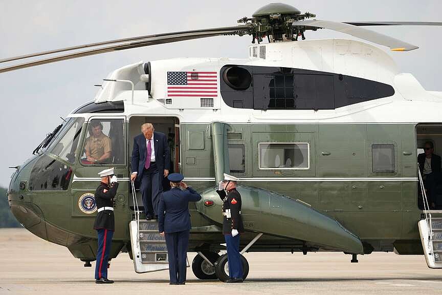 arkansasonline.com - JOSH FUNK The Associated Press - Marine One radio issues caused by construction | Arkansas Democrat Gazette