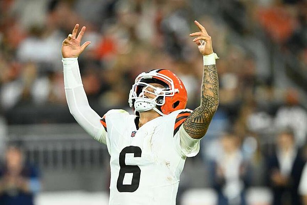Buffalo comes from behind; late drive defeats Pittsburgh | Arkansas Democrat Gazette