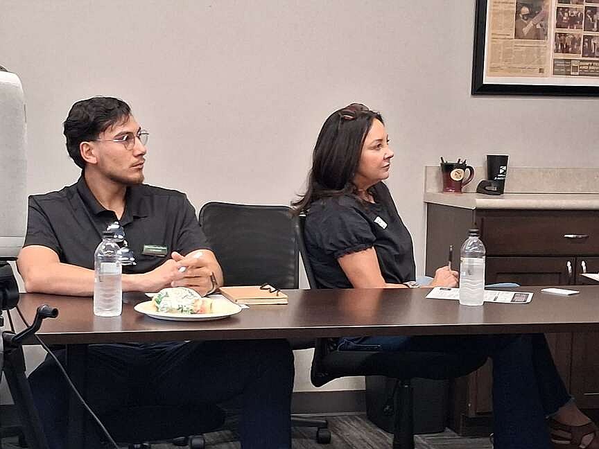Siloam Springs Chamber of Commerce hosts Lunch N’ Learn on how to obtain government contracts | Siloam Springs Herald-Leader