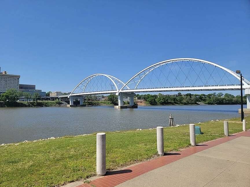 ARKANSAS A-Z: Broadway Bridge spans time, travail