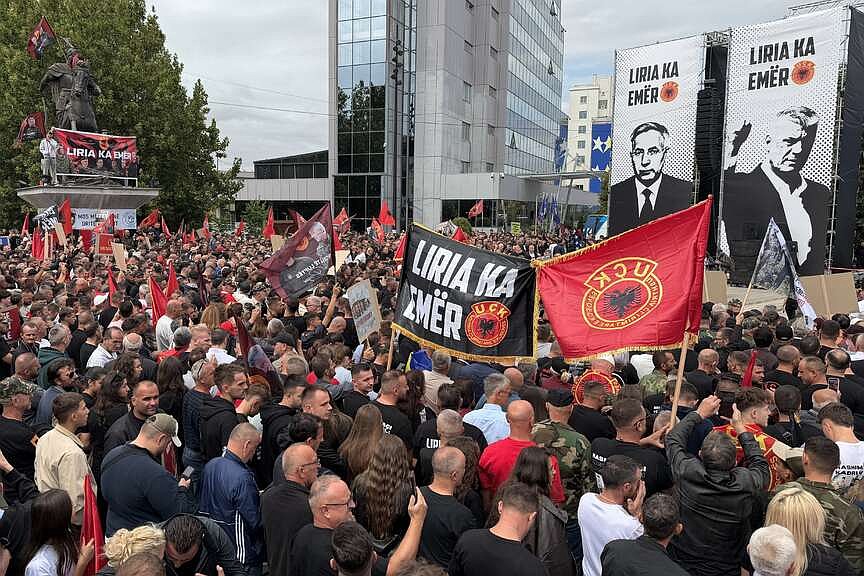 Thousands of Kosovars rally to support Thaci | Northwest Arkansas Democrat-Gazette