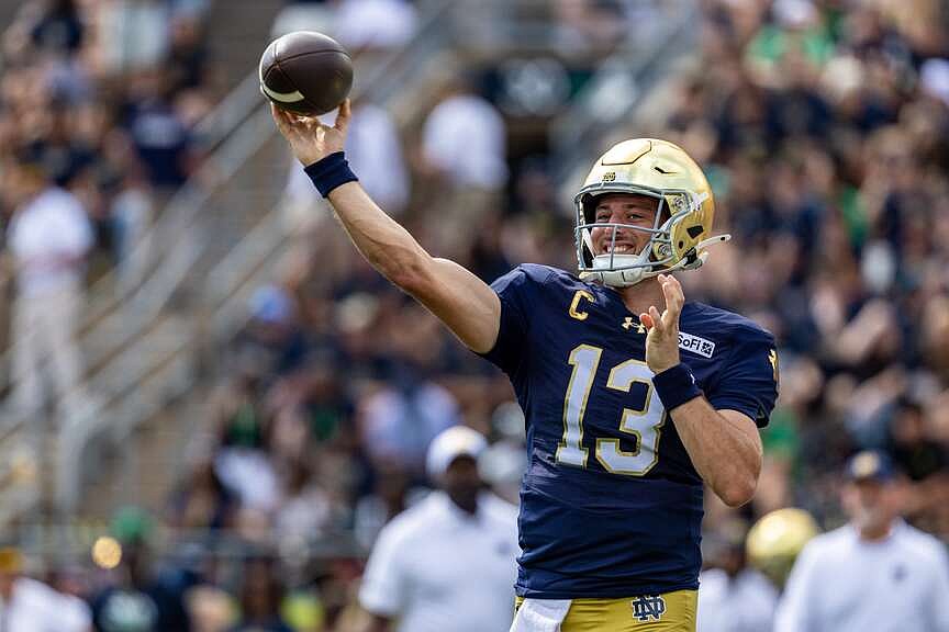 CJ Carr throws for 4 touchdowns as No. 3 Notre Dame routs visiting Rice 52-0 | Arkansas Democrat Gazette
