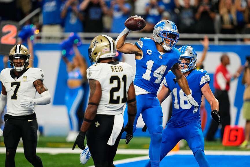 Photo: arkansasonline.com Kellen Moore Defends Decision to Go for Two in Saints Loss to Lions