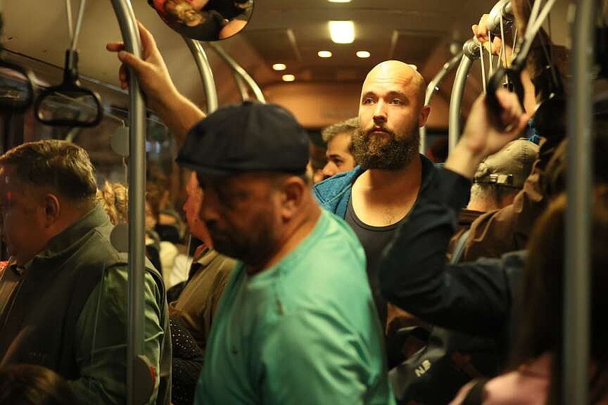 Russians continue to flee abroad