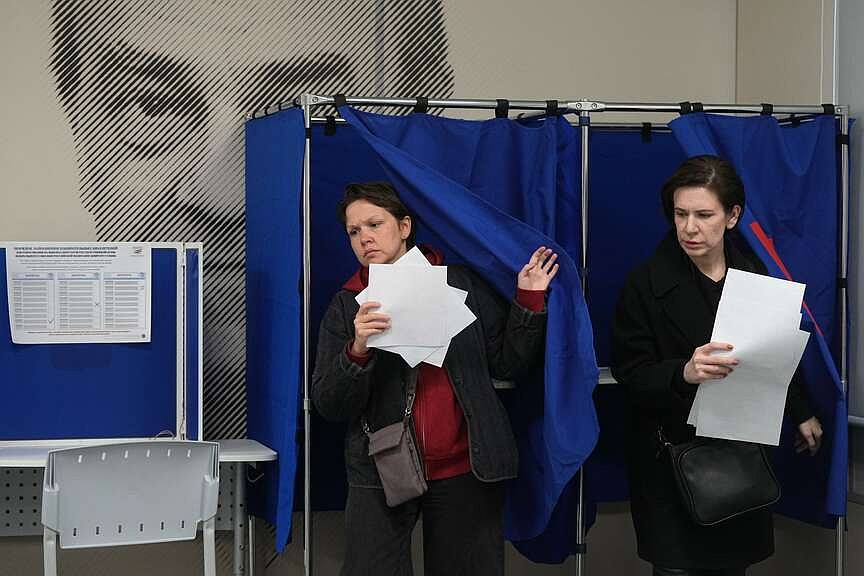 Russia begins elections with opposition absent