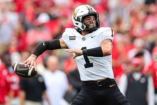 Stockton throws 3 TDs as No. 2 Georgia rolls past Vanderbilt 38-14 and improves to 5-0 | Northwest Arkansas Democrat-Gazette