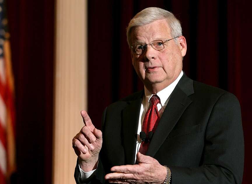 University of Arkansas System remembers ex-president B. Alan Sugg, who passed away Saturday