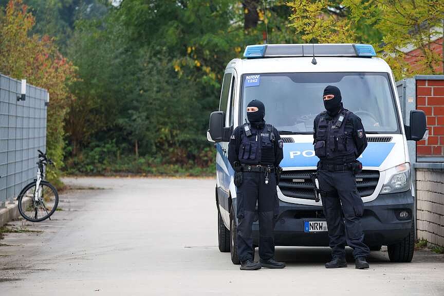 German ex-spy chief suspected of trading secrets