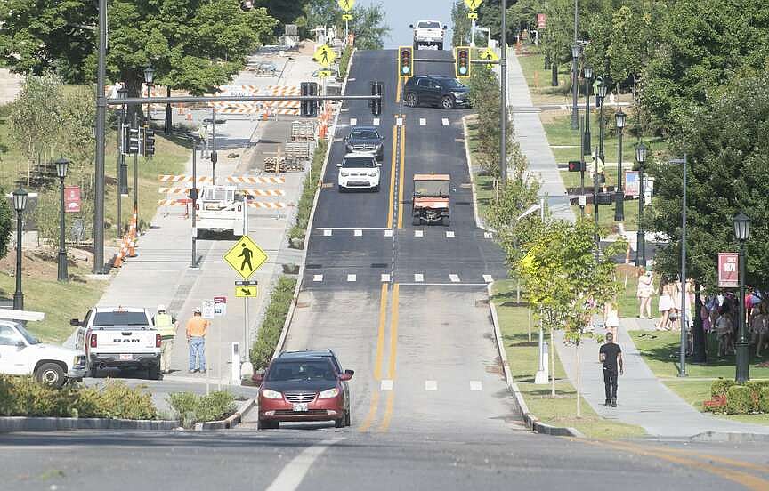 Fayetteville, University of Arkansas celebrate completion of Maple Street improvement project