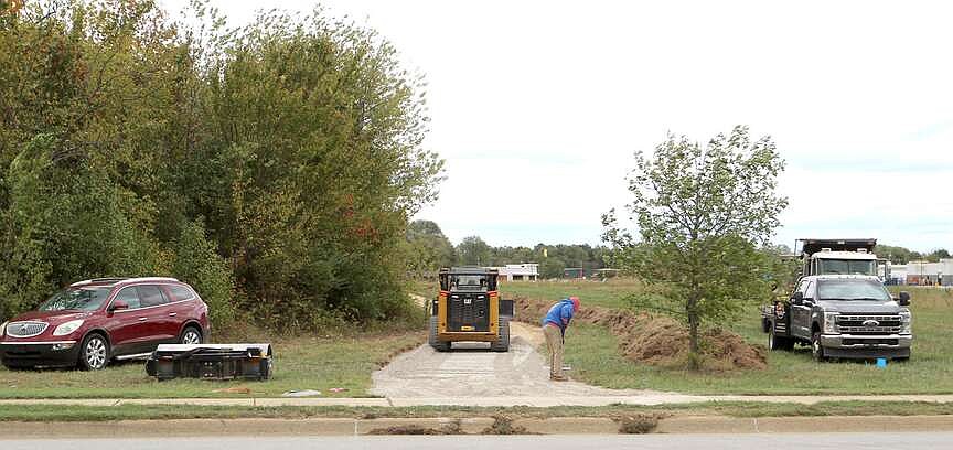 Construction begins on Pea Ridge trail meant to cross city from east to west