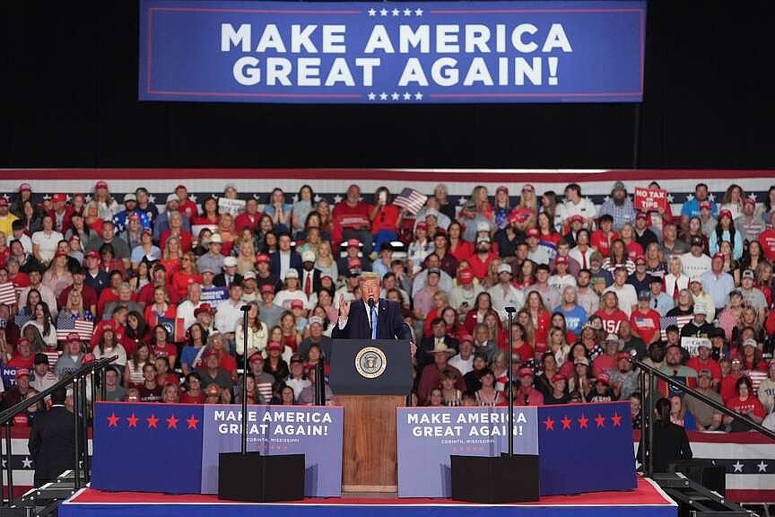 Trump campaigns in Mississippi