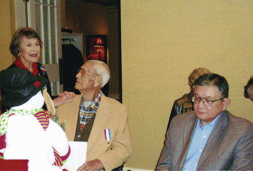 Harry Sy Joe receives Americanism Award at DAR meeting