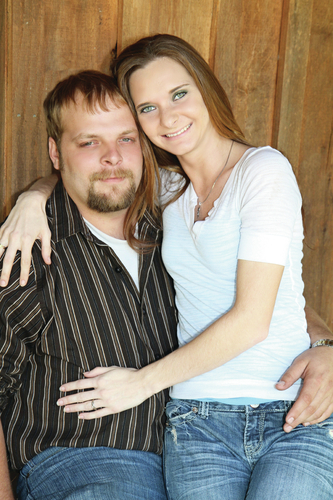 Ashley VonTungeln and Justin Cheek to wed in outdoor ceremony