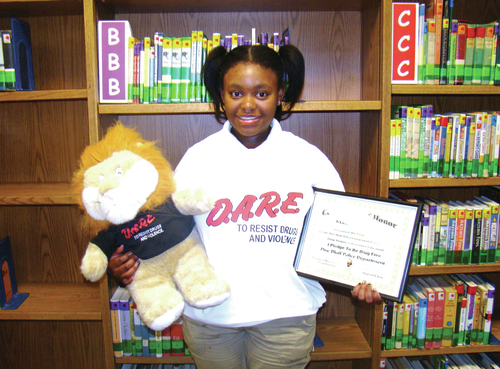 Southeast Middle School students wins essay contest
