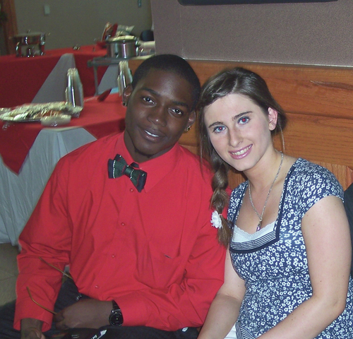 YouthPartners awards scholarships to local students