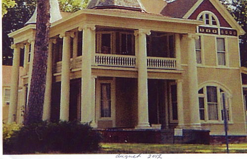 Alethea Club hears brief history of ole house’