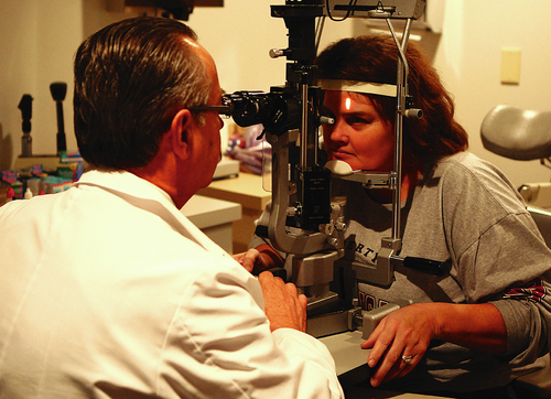 Local eye care provider offers free screenings