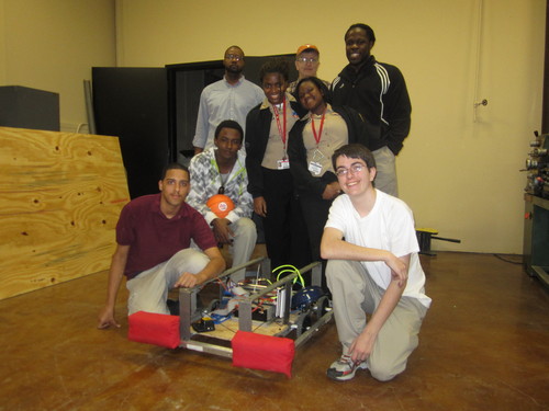 UAPB prepares high school team for robotics competition