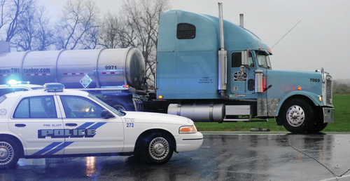 Accident halts traffic on U.S. 65 South