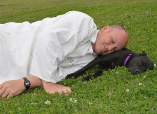 Dogs end Paws in Prison training