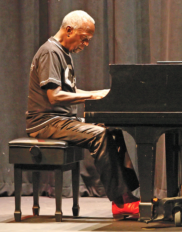 McKissic performs at Pine Bluff