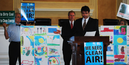 Environmentalists urge governor to support clean energy initiatives