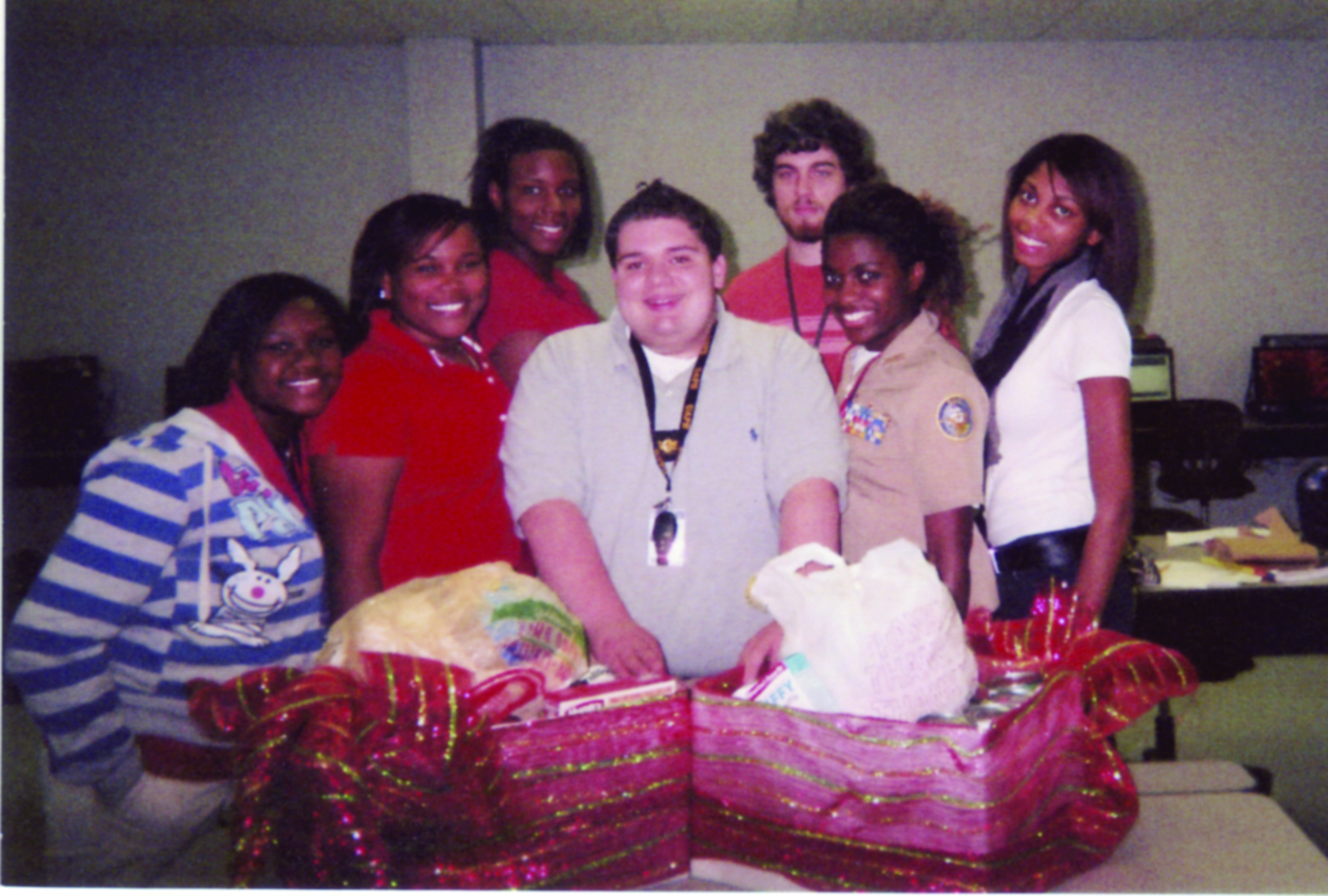 Dollarway Pathways program gives food baskets