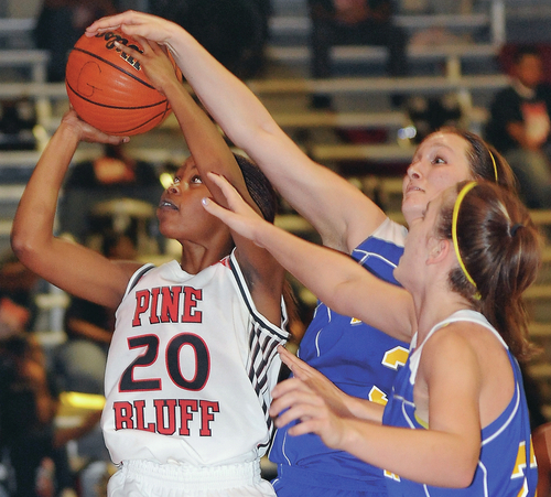 Richardson carries Fillies