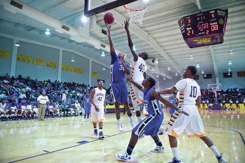Bobcats outclaw Bulldogs