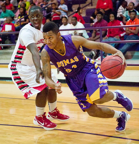 Hornets push out hosts with inside game
