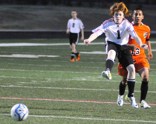 Bulldogs ease past Jacks