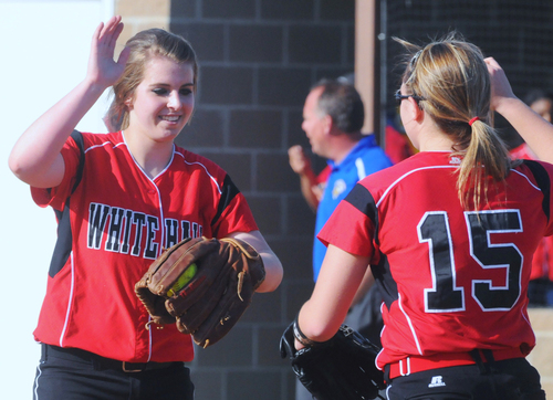 Box, Williams power Lady Bulldogs on road