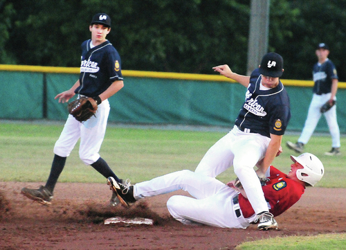 Blues pluck Simmons from tourney