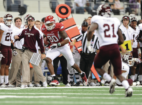 Razorback receivers take advantage of size