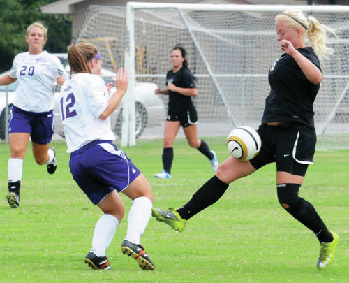Leathernecks’ strong first half does in Lady Lions