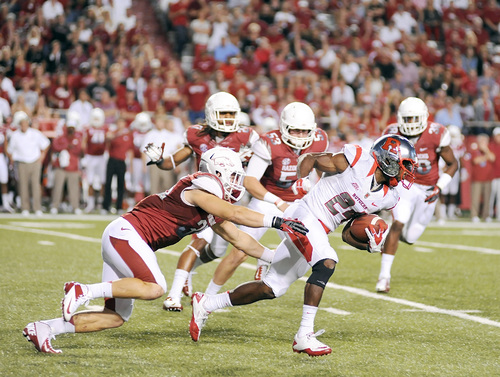 Scarlet Night: Nova’s five touchdown passes sink Razorbacks to 1-3