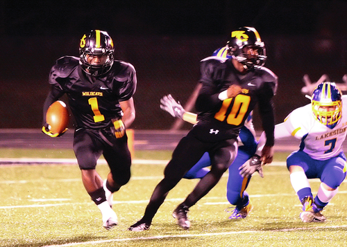 Wildcats visit unbeaten Cardinals
