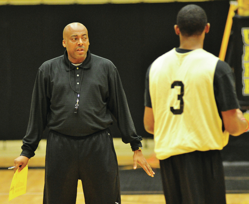 Lions to test No. 25 Aztecs tonight