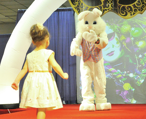 Mardi Gras of Fashion’ Single Parent Scholarship Board presents annual style show, luncheon