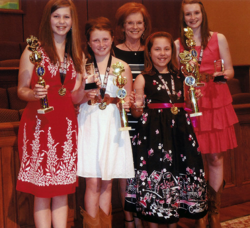 Students awarded at piano recital