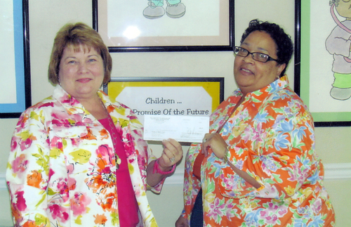 Southeast Middle School receives grant to update library
