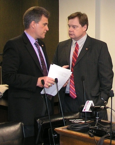 House panel endorses bill to allow guns on college campuses