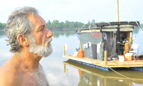 EASY RIDER River traveler en route to Gulf in homemade raft