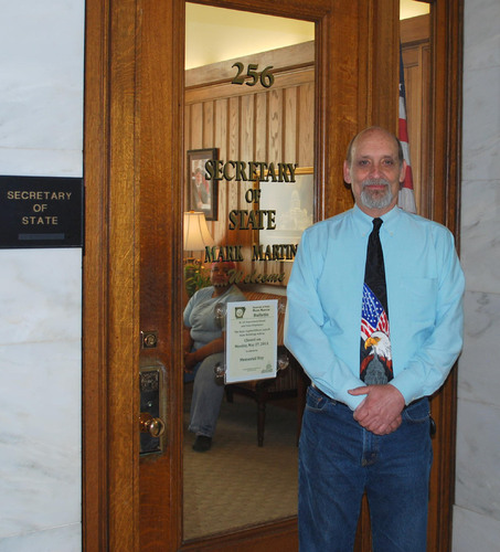 Set up man at state Capitol retires