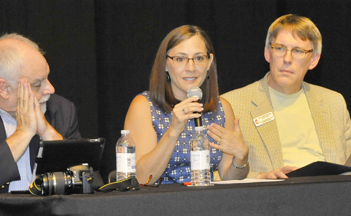 Arts Center hosts discussion on gangs, Dickens’ play